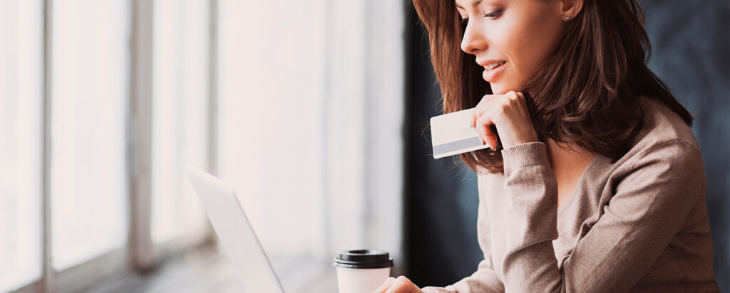 Social Commerce SM Digital Destacada El social commerce y lo que debes tener en cuenta para entrar en el mundo de seguidores y compradores digitales.